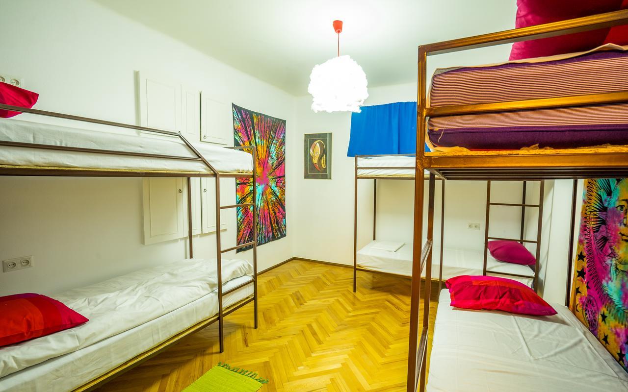 Zgarbi Hostel Tbilisi Exterior photo