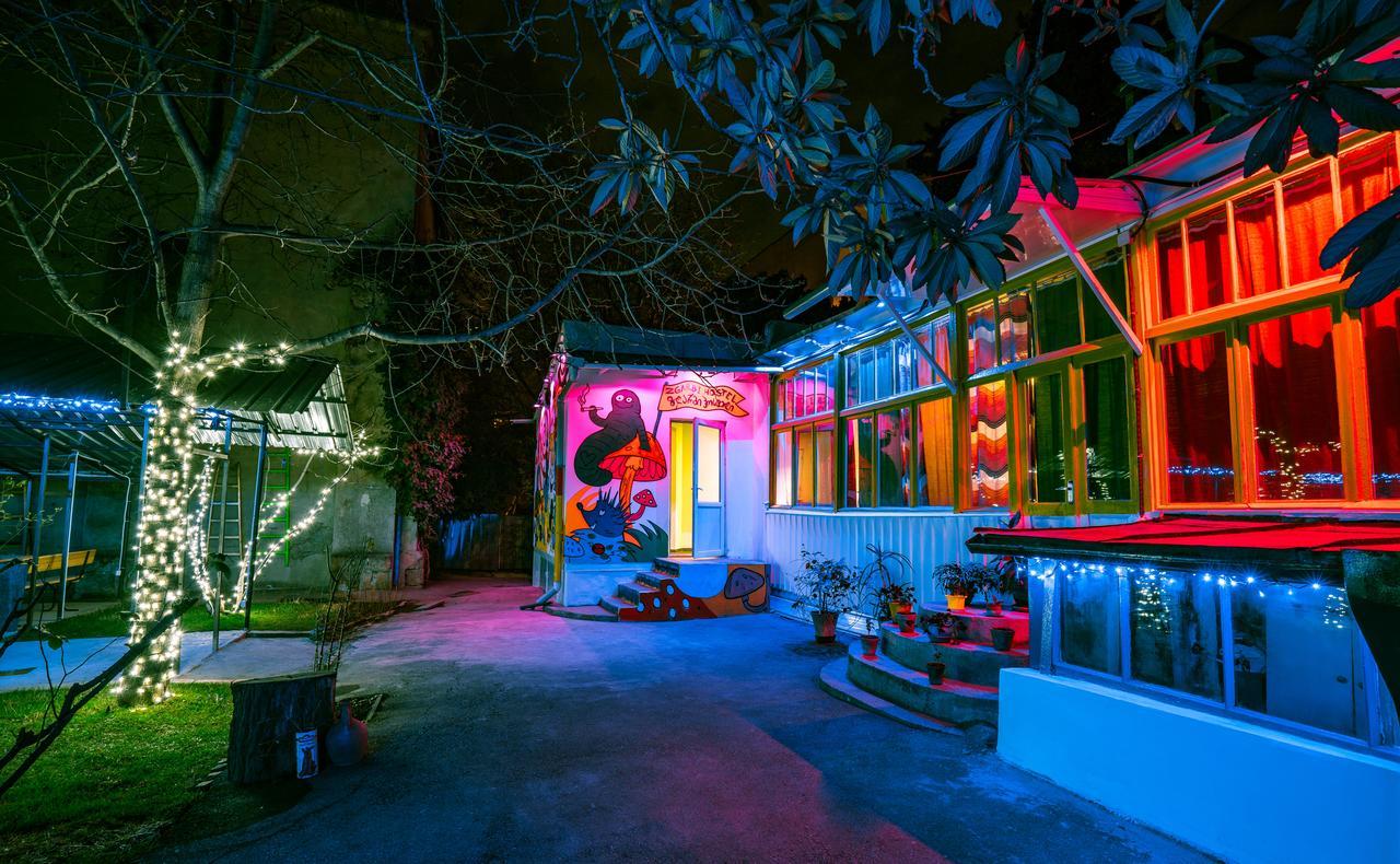 Zgarbi Hostel Tbilisi Exterior photo