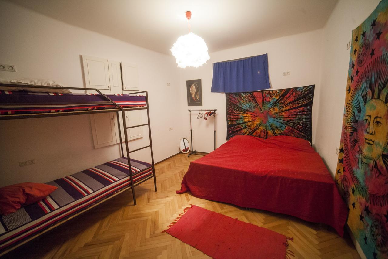 Zgarbi Hostel Tbilisi Exterior photo