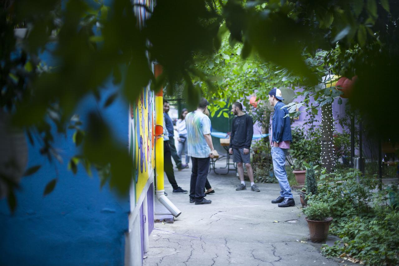 Zgarbi Hostel Tbilisi Exterior photo