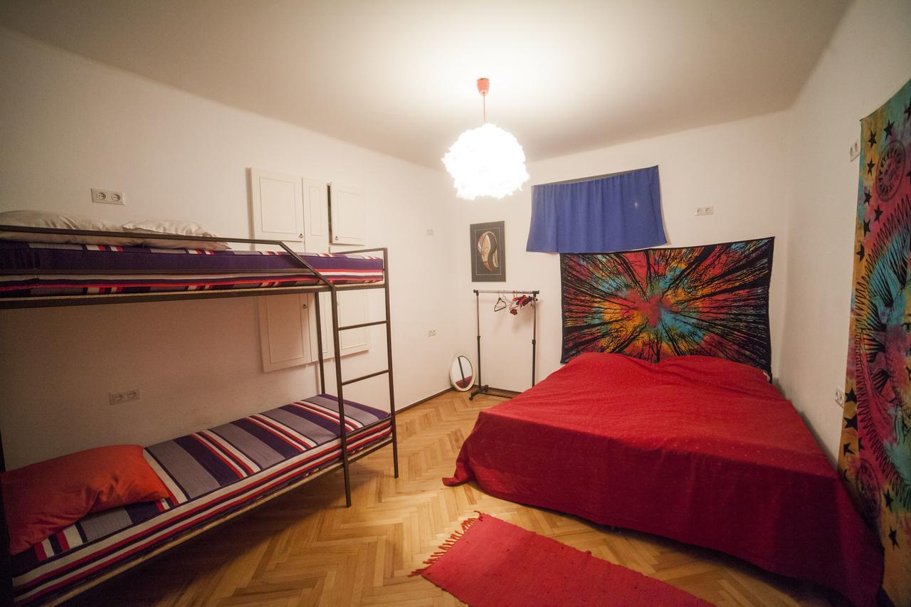 Zgarbi Hostel Tbilisi Exterior photo