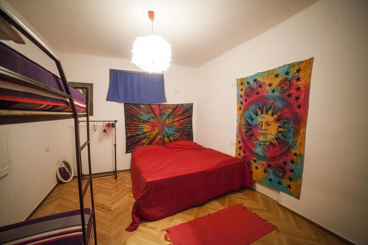Zgarbi Hostel Tbilisi Exterior photo